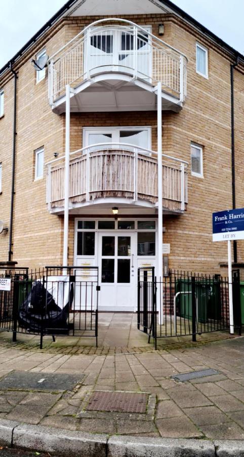 Apartament 1 Bed Apartment, Peckham Rye