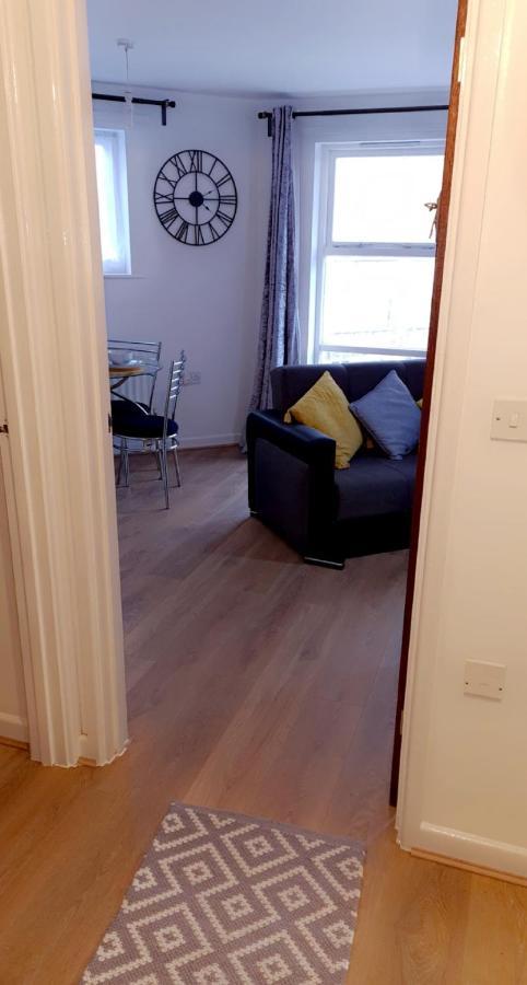 1 Bed Apartment, Peckham Rye * Londra